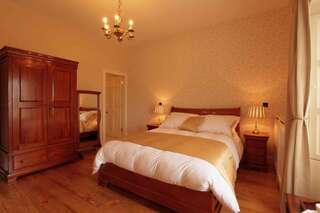 Отели типа «постель и завтрак» Corrib House Guest Accommodation Голуэй Улучшенный двухместный номер с 1 кроватью-2